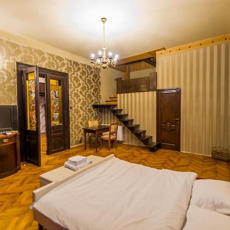 Aristocrat Vintage Apartment Брашов Экстерьер фото