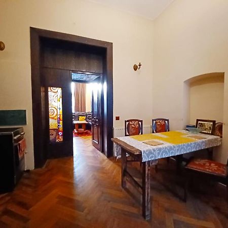 Aristocrat Vintage Apartment Брашов Экстерьер фото