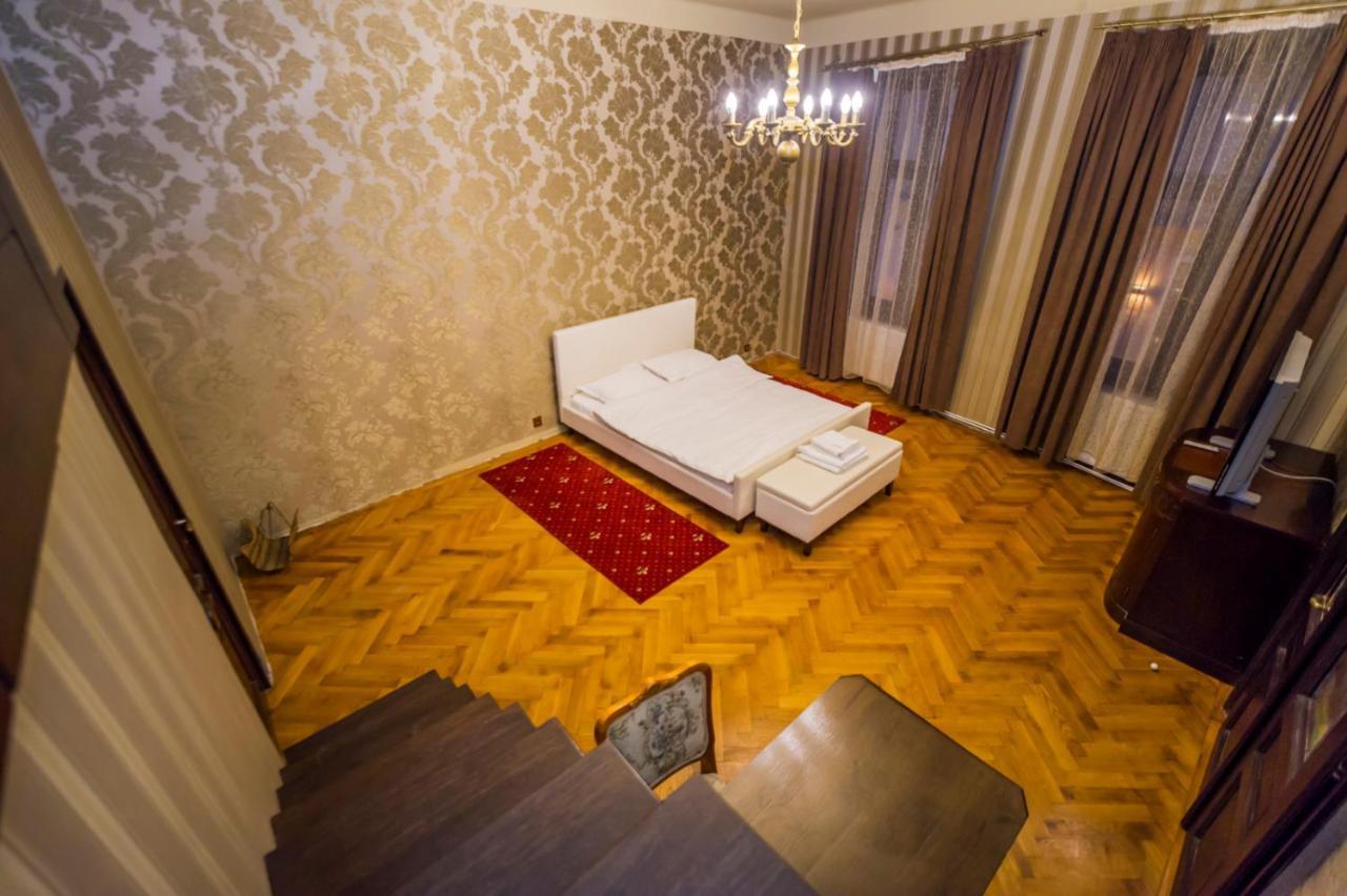 Aristocrat Vintage Apartment Брашов Экстерьер фото
