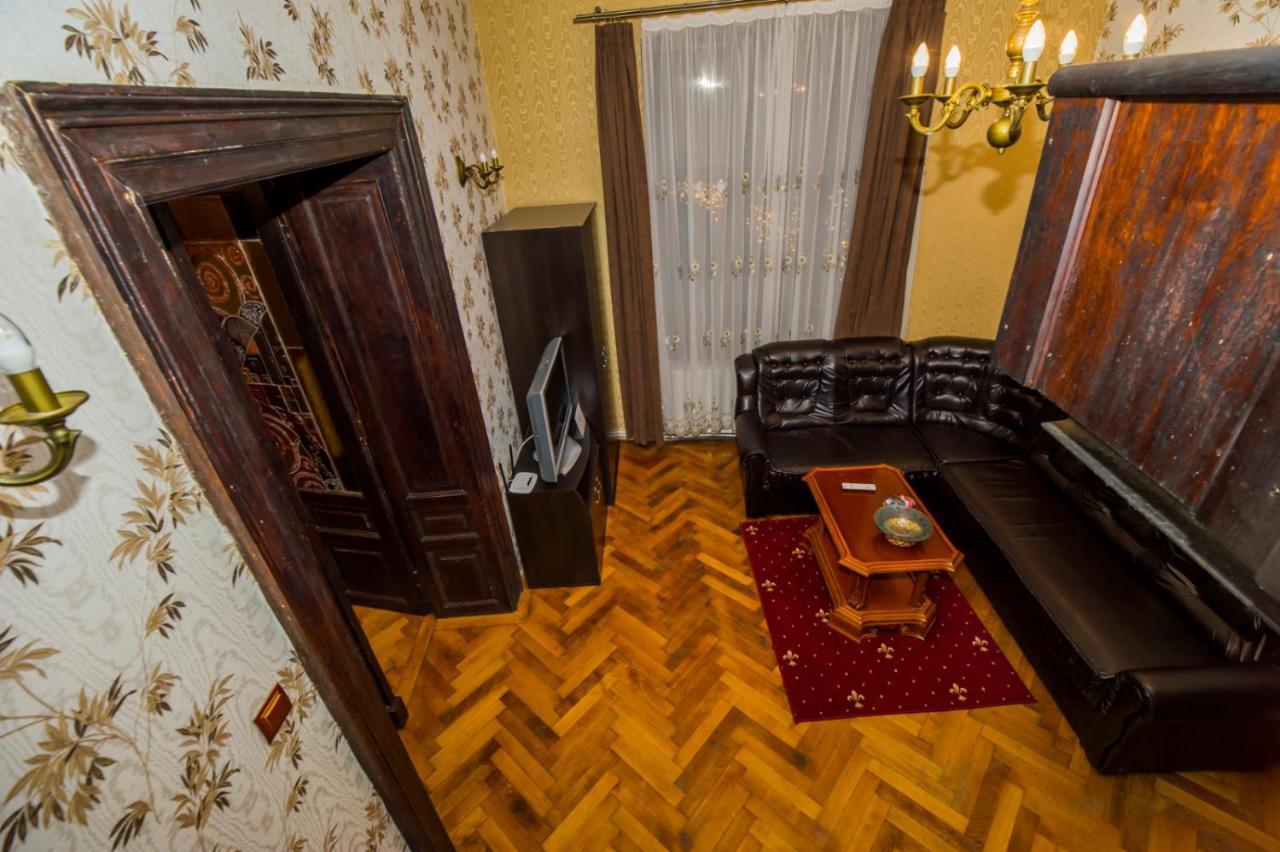 Aristocrat Vintage Apartment Брашов Экстерьер фото