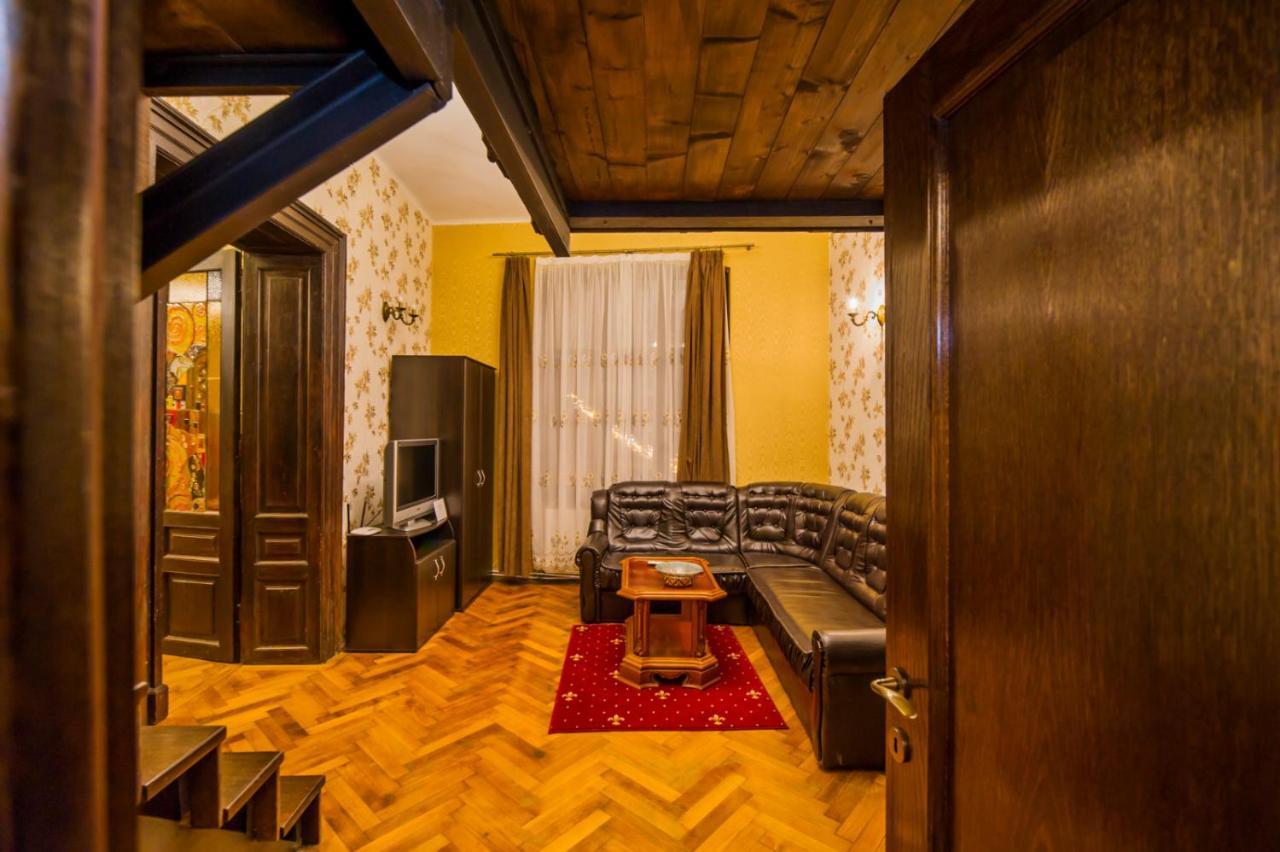 Aristocrat Vintage Apartment Брашов Экстерьер фото