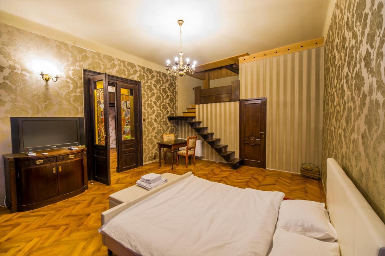 Aristocrat Vintage Apartment Брашов Экстерьер фото