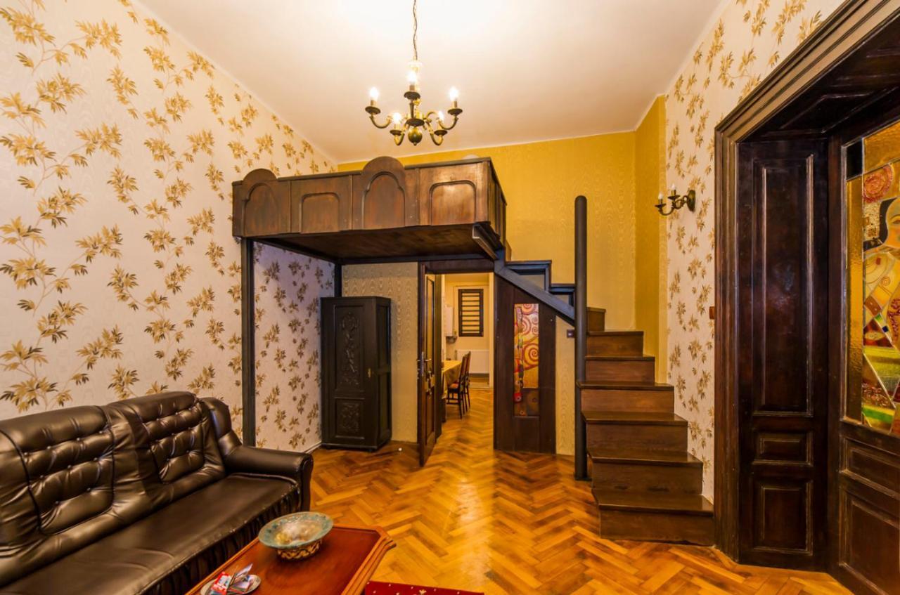 Aristocrat Vintage Apartment Брашов Экстерьер фото
