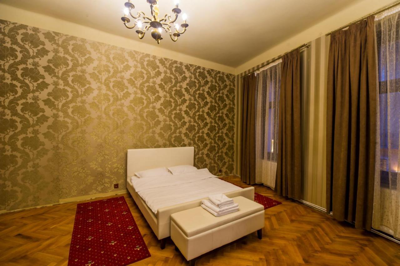 Aristocrat Vintage Apartment Брашов Экстерьер фото