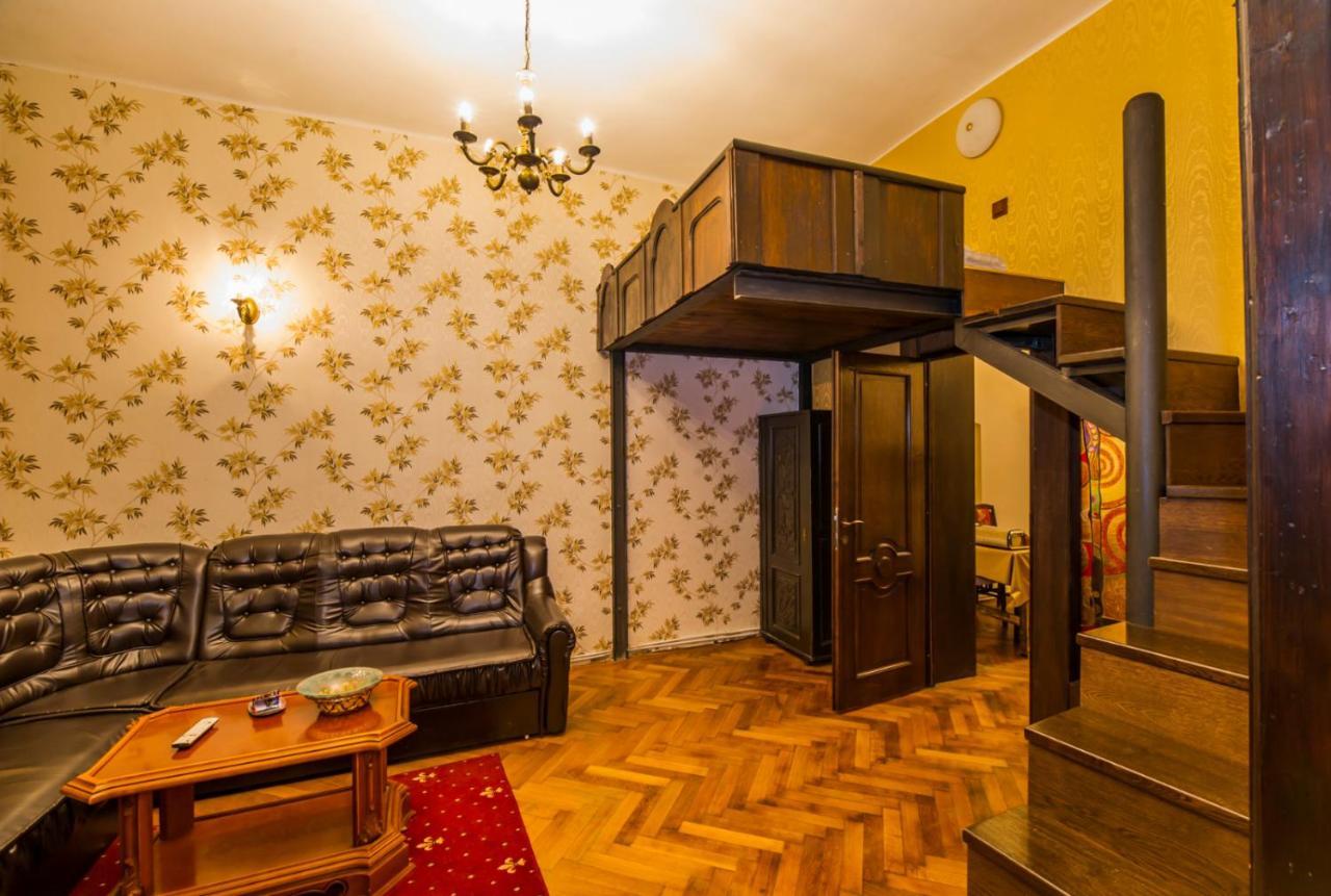 Aristocrat Vintage Apartment Брашов Экстерьер фото