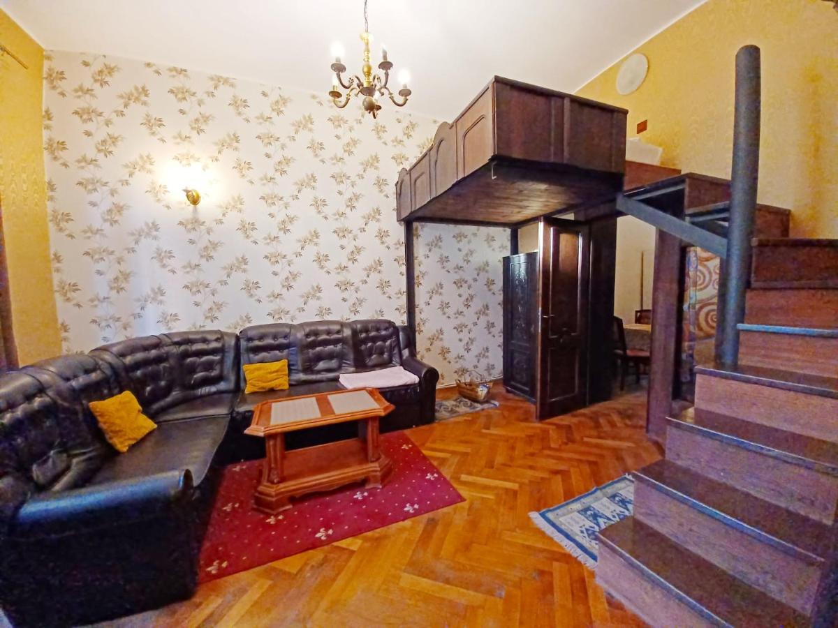 Aristocrat Vintage Apartment Брашов Экстерьер фото